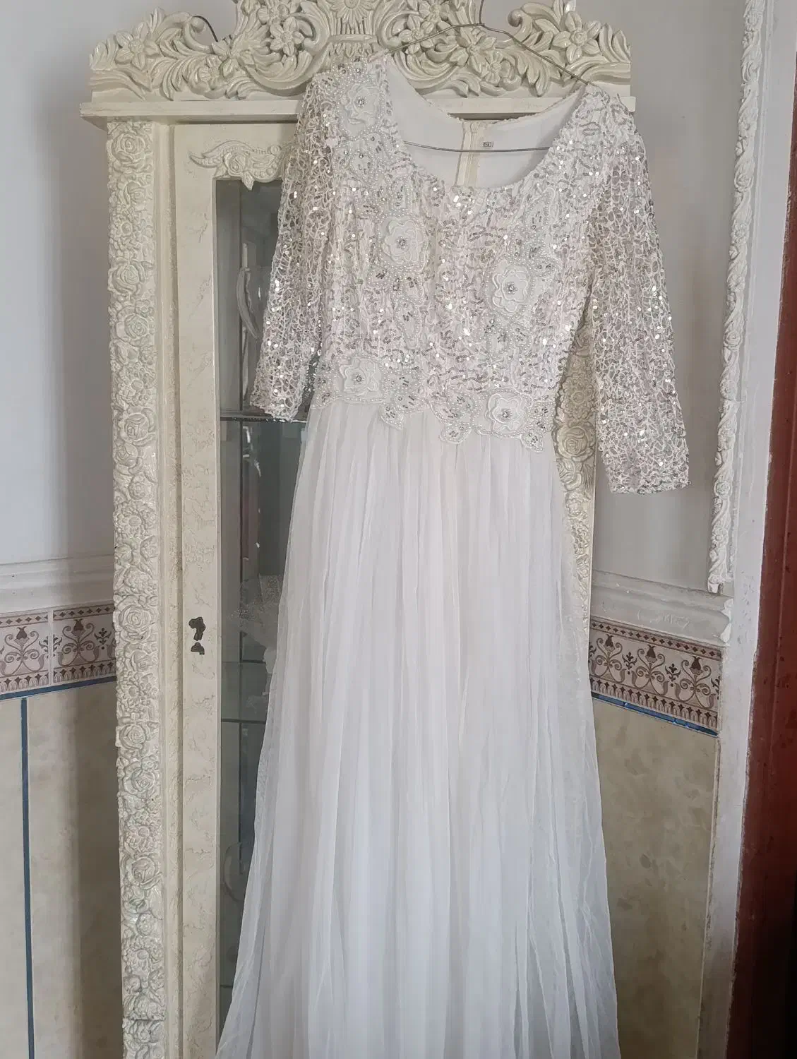 دو عدد لباس مجلسی زنانه|لباس|جلین, |دیوار