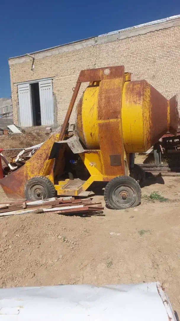 تعدادی میکسر ۷۵۰ و ۱۰۰۰ پاکت دار یک جا برای فروش|ماشین‌آلات صنعتی|اسلام‌شهر, شهرک قائمیه|دیوار