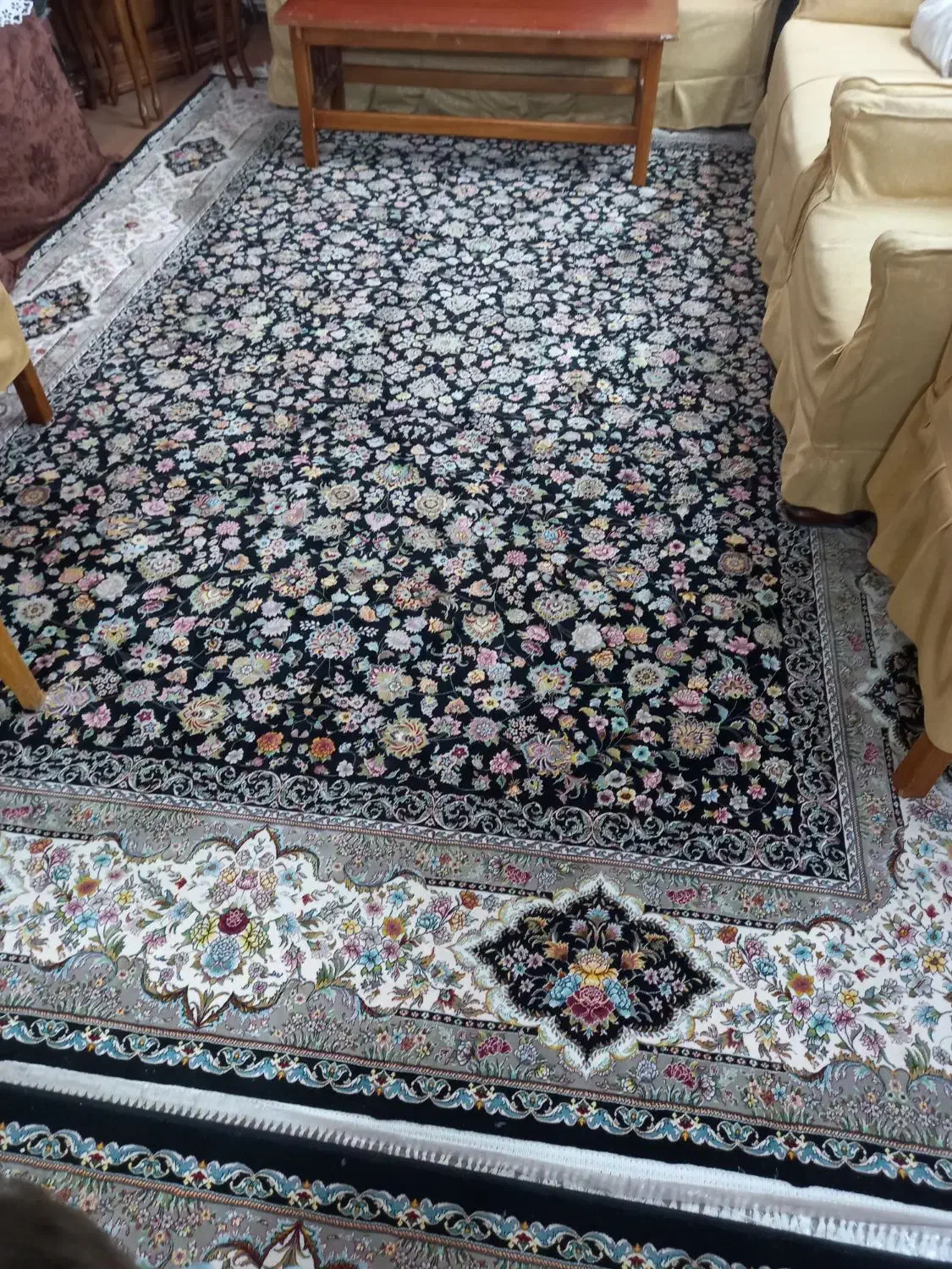 فرش ۱۲ و ۹متری جفت|فرش|اندیشه, اندیشه فاز ۴|دیوار