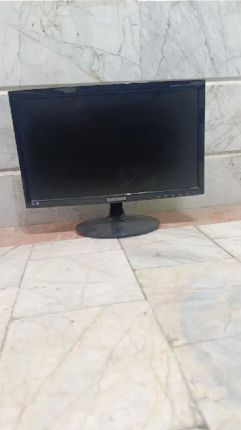 مانیتور hp و سامسونگ|قطعات و لوازم جانبی رایانه|گناباد, |دیوار