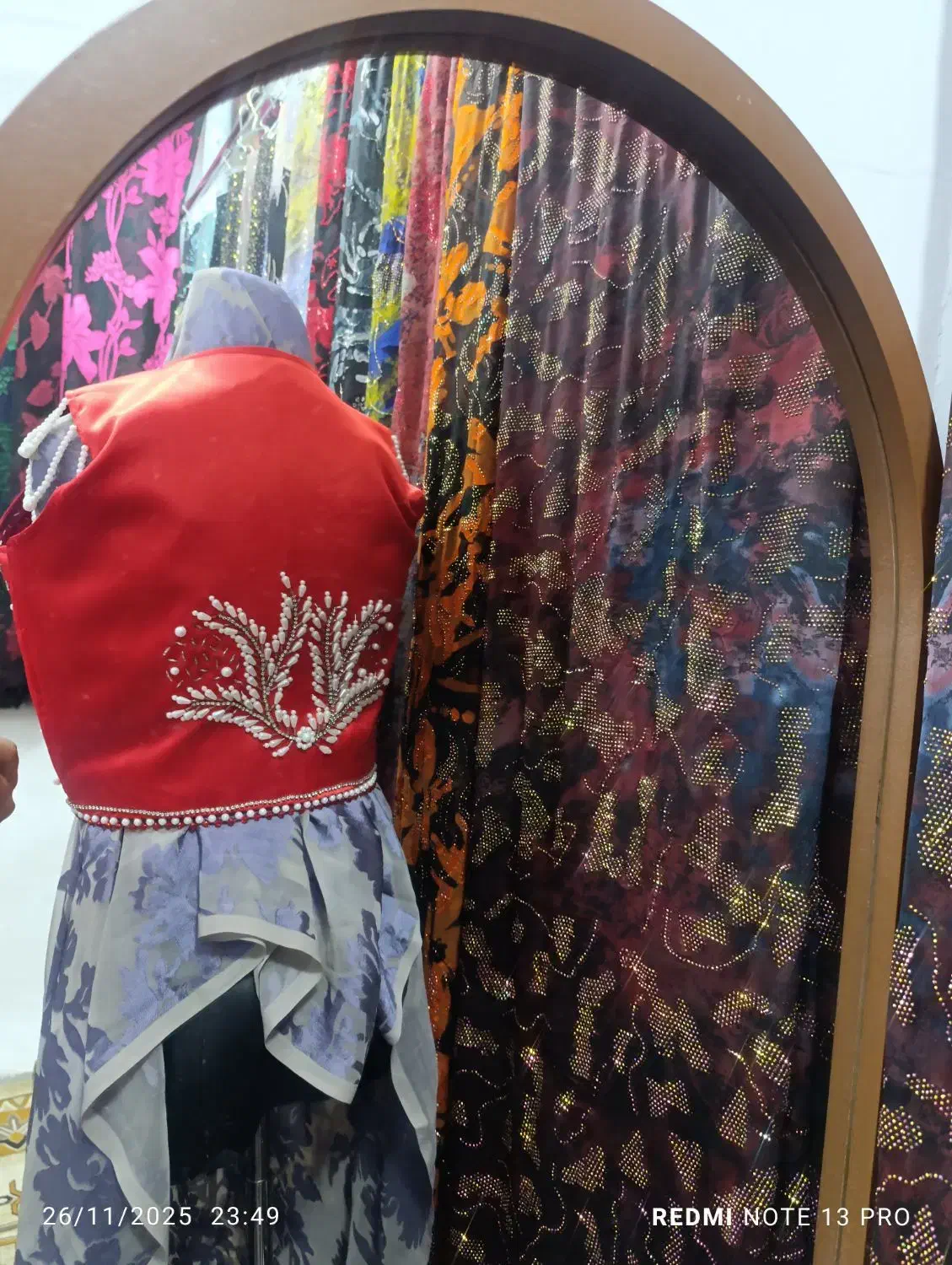 جلیقه (سخمه)|لباس|سرپل ذهاب, |دیوار