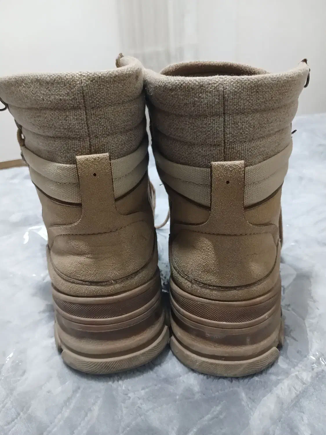 پوتین|کیف، کفش، کمربند|گنبد کاووس, |دیوار