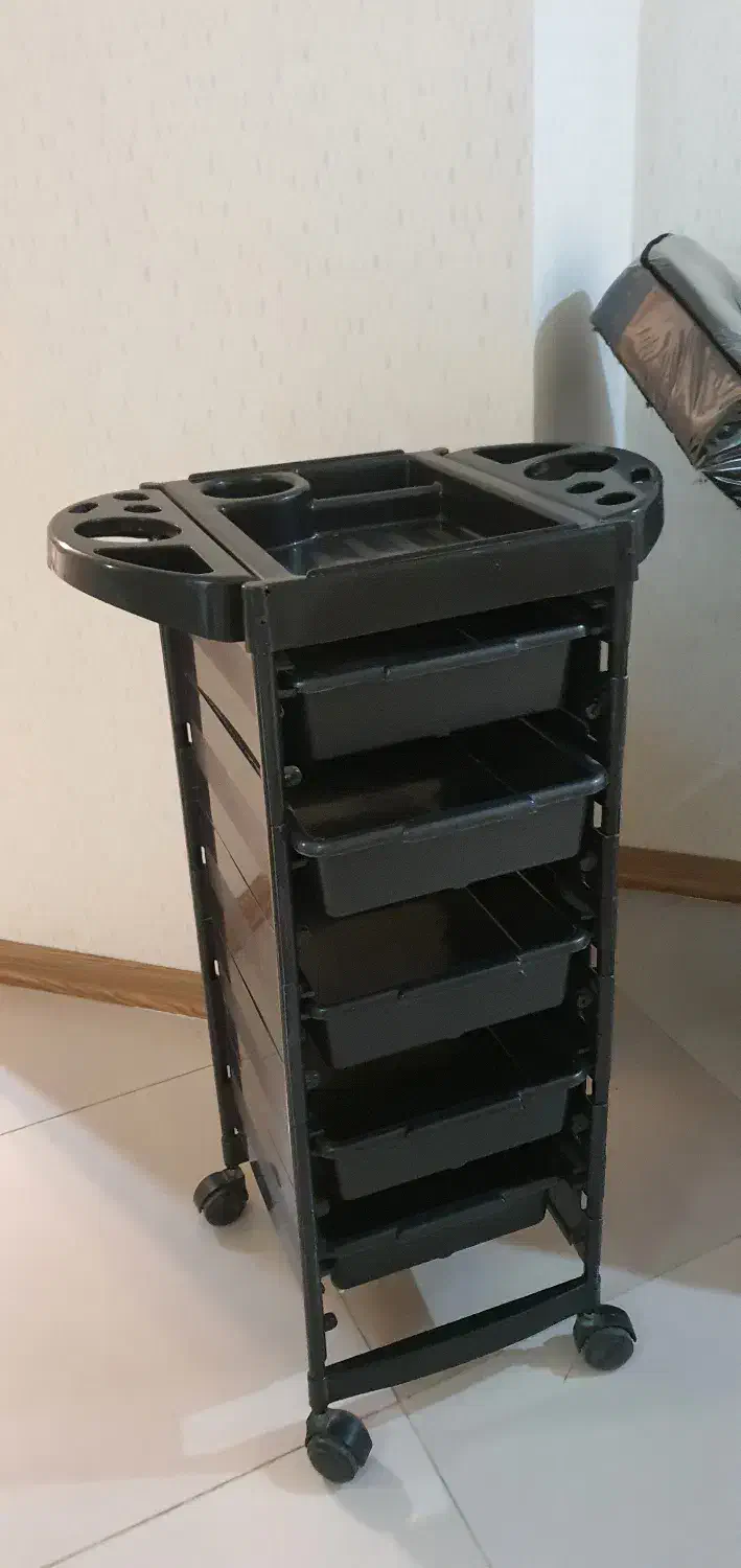 ترولی ۵ طبقه نو و سالم|آرایشگاه و سالن‌های زیبایی|مشهد, اقبال|دیوار