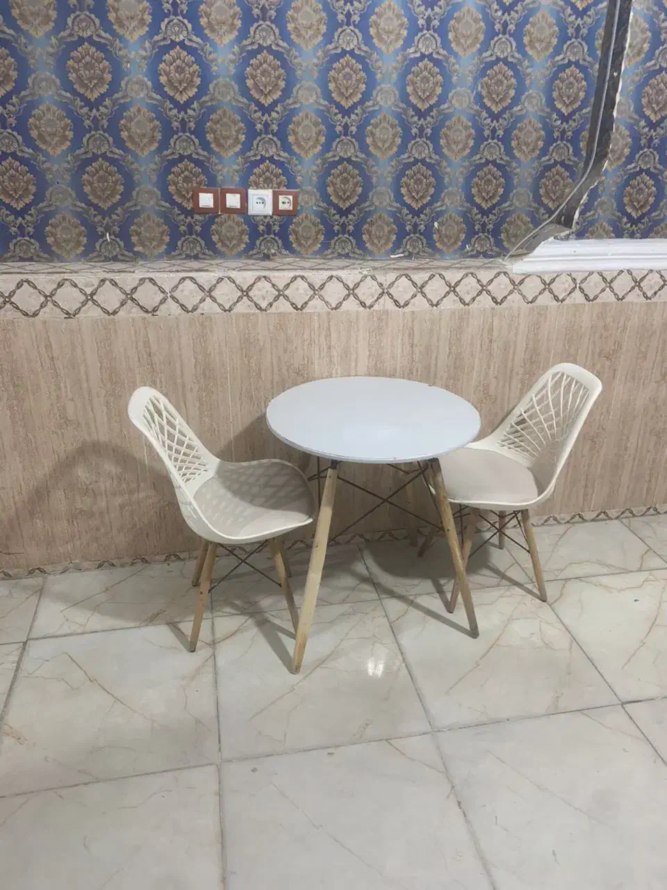 میز غذا|میز و صندلی غذاخوری|زاهدان, |دیوار