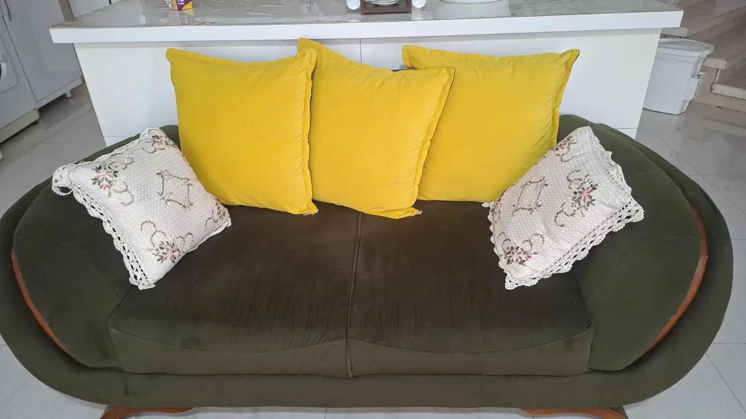 مبلمان|مبلمان خانگی و میز عسلی|صدرا-فارس, فاز ۱|دیوار