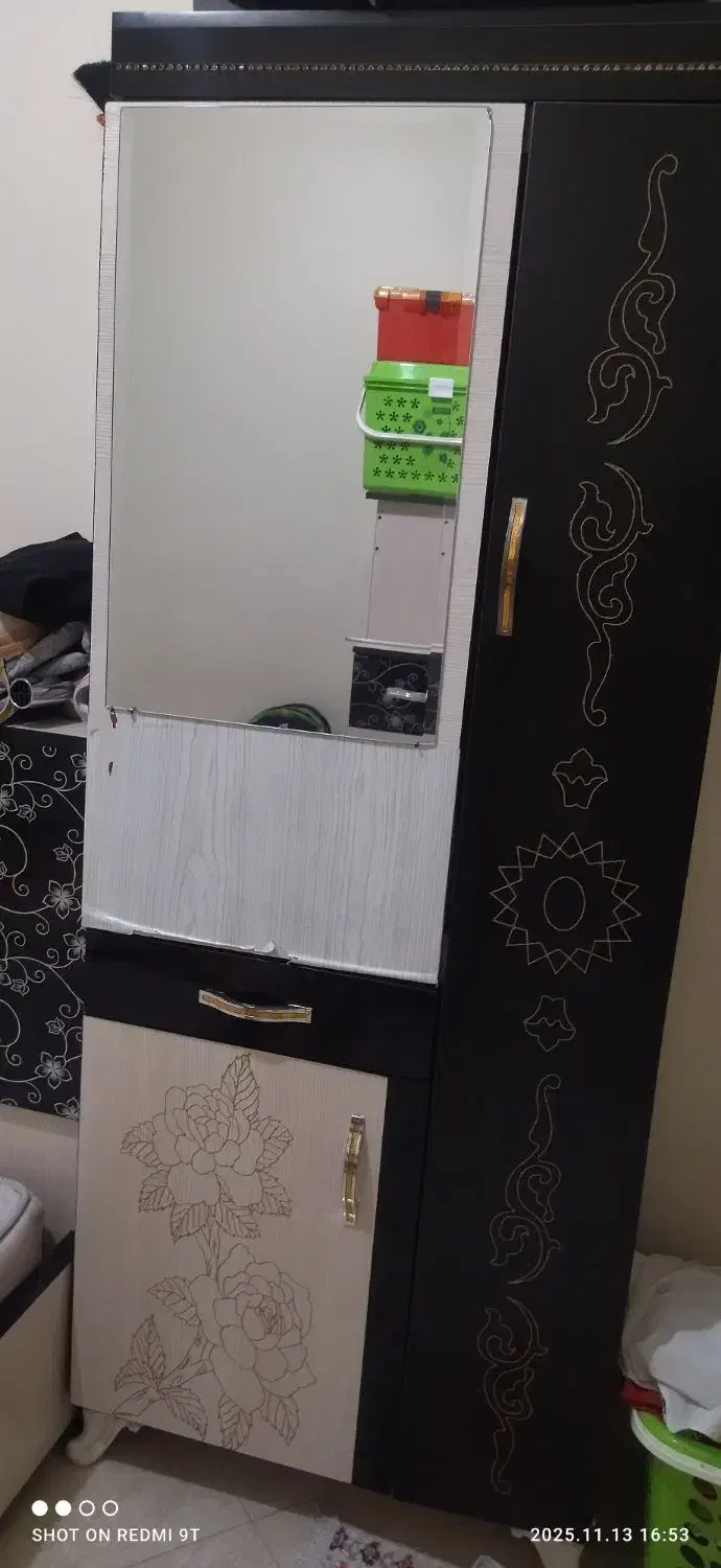 فروش جاکفشی .فرش ۴متری.اجاق گاز.باند سالم وتمیز|جاکفشی، کمد، دراور|پاکدشت, پاکدشت (مامازند)|دیوار