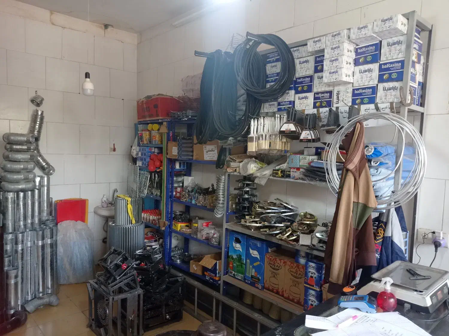 نیازمنده فروشنده در ابزار فروشی|استخدام بازاریابی و فروش|شاهینشهر, شهرک ردانی پور|دیوار