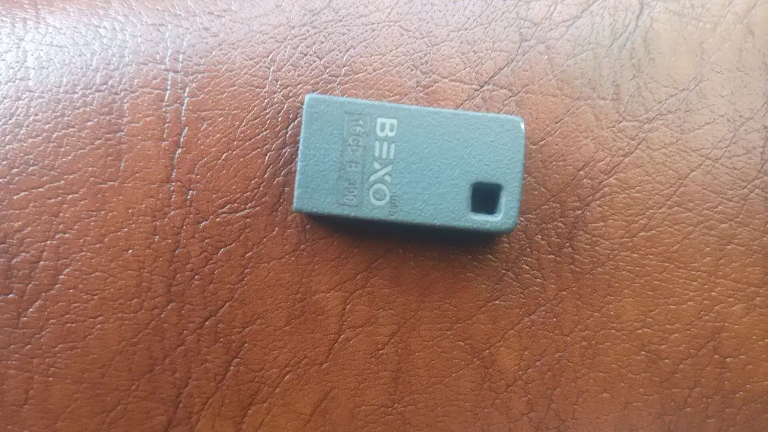 فلش۱۶گیگ۳۰۰تومن ورم۱۶گیگ۳۰۰تومن|لوازم جانبی موبایل و تبلت|زاهدان, |دیوار