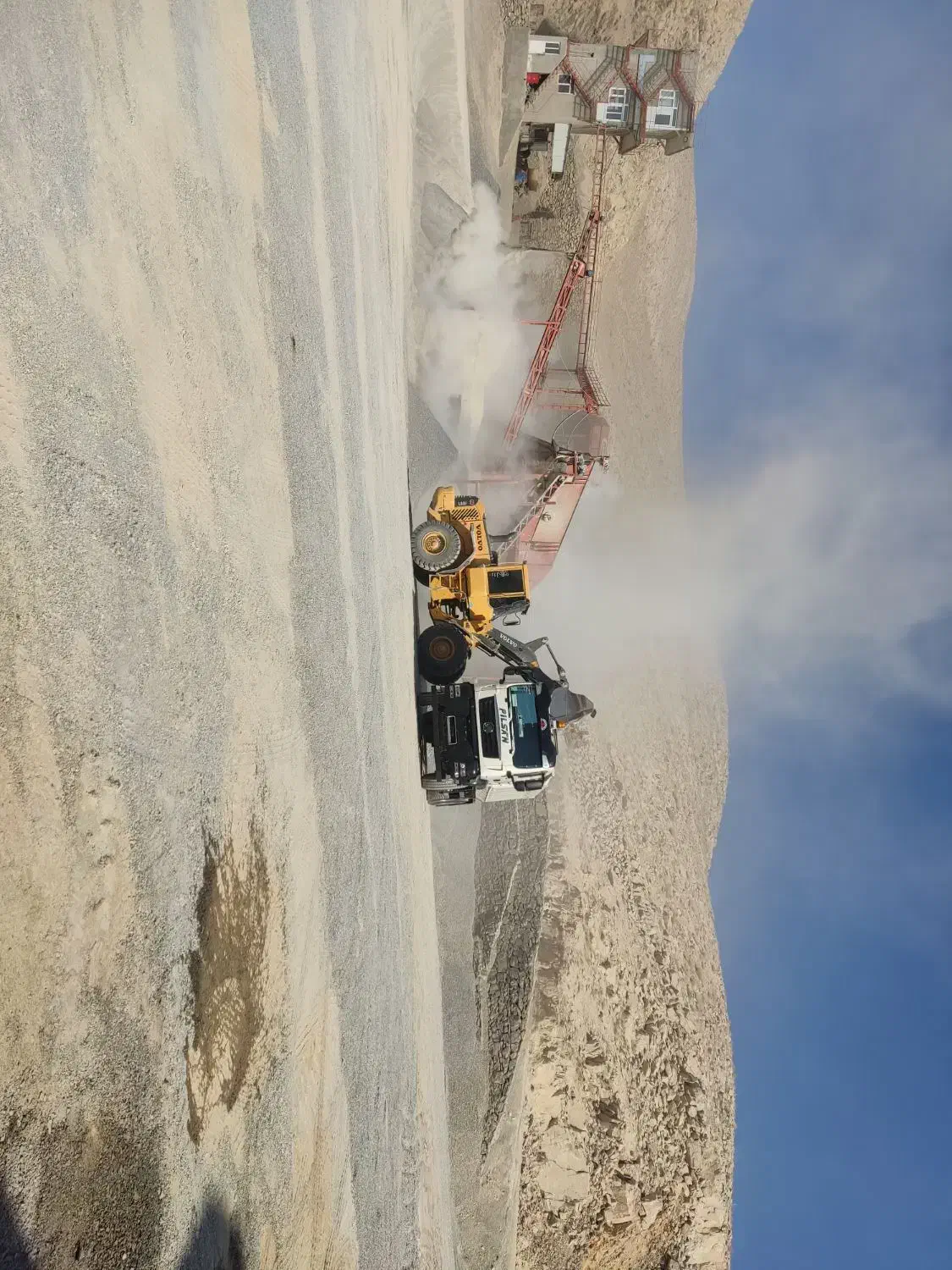 مصالح ساختمانی از معدن آقای میری و آقای داوری|مصالح و تجهیزات ساختمان|اراک, |دیوار