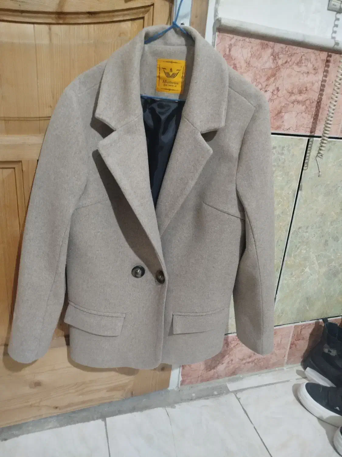 کت  فوترجنس خوب  رنگ نسکافه ای سایز۴۰و۴۲تنخورعالی|لباس|ساوه, |دیوار