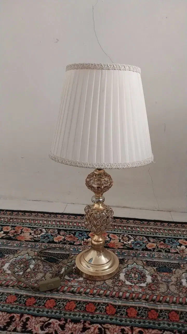 چراغ خواب|چراغ خواب و آباژور|تهران, تختی|دیوار