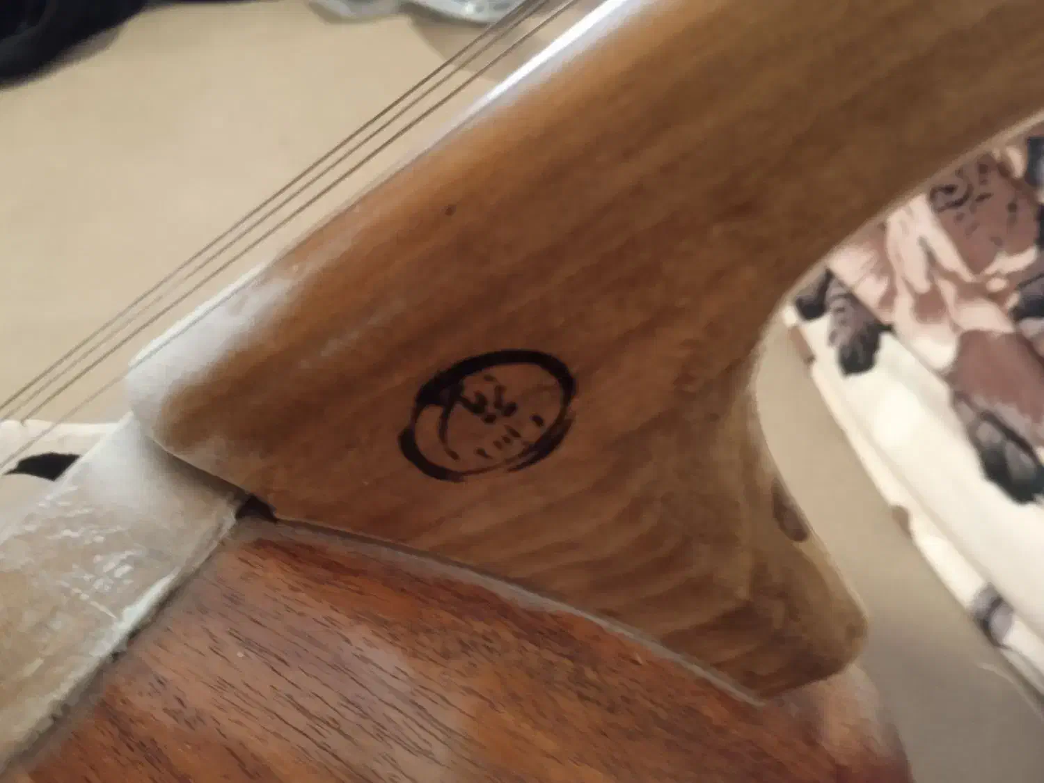 کمانچه|سازهای سنتی|شهرکرد, |دیوار