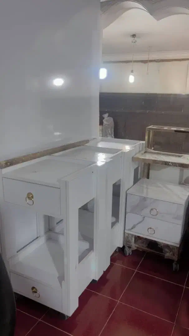 تجهیزات سالنی|آرایشگاه و سالن‌های زیبایی|بهبهان, |دیوار