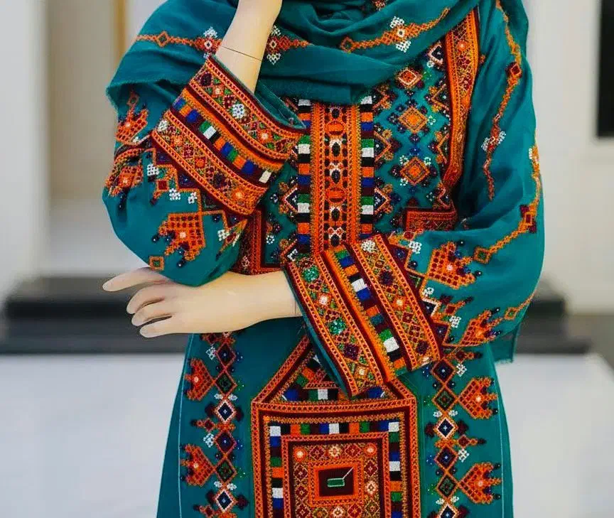لباس بلوچی|لباس|بندرعباس, |دیوار
