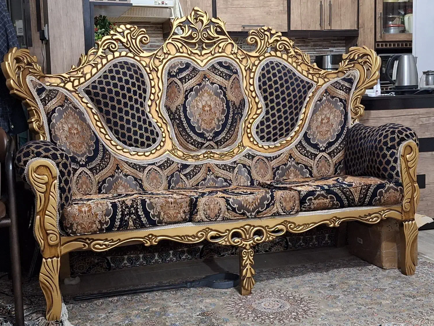 مبل سلطنتی ۷ نفره|مبلمان خانگی و میز عسلی|کاشان, باغچه فیض|دیوار