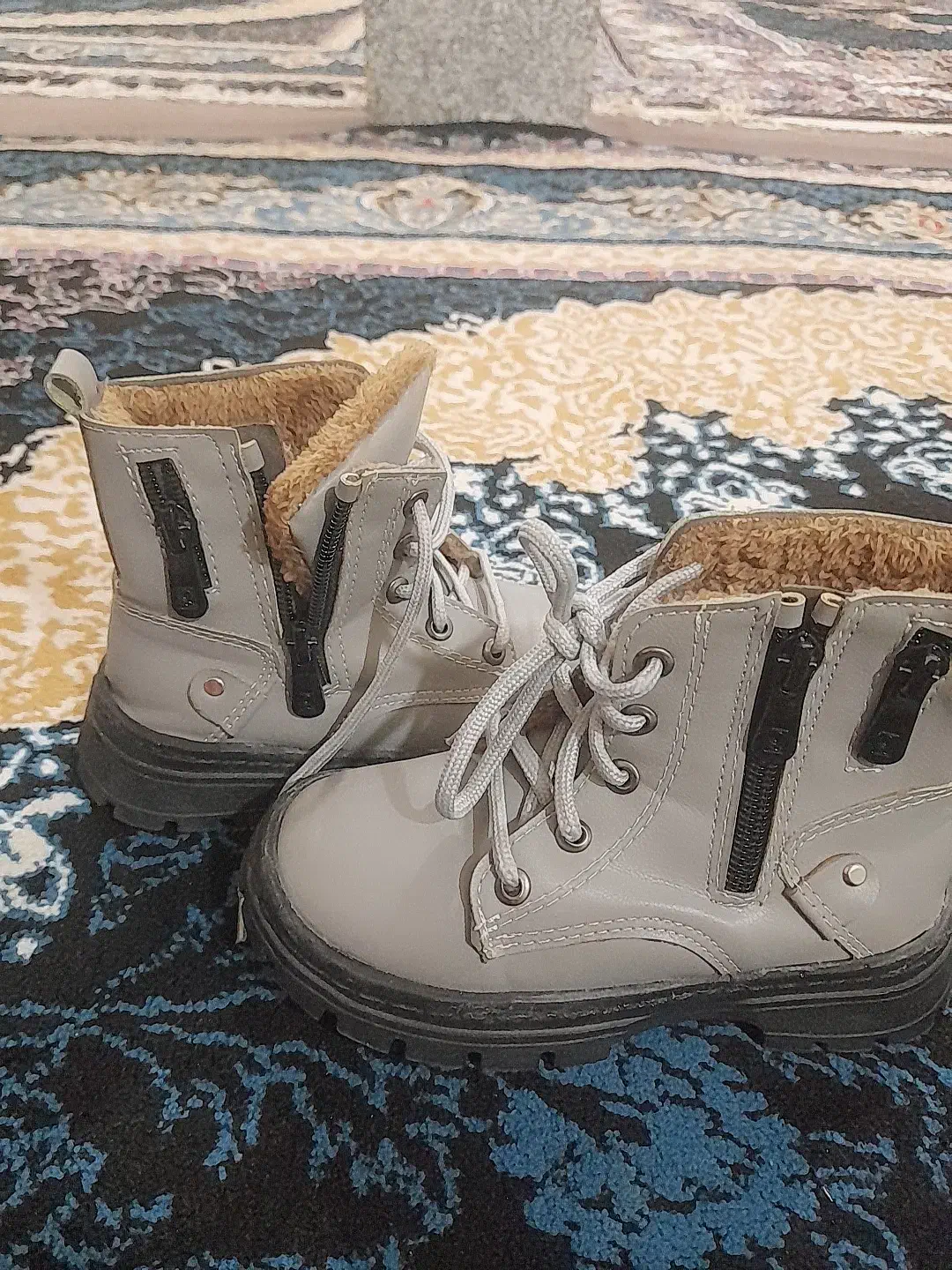 کفش بچگانه|کفش و لباس بچه|دوگنبدان, |دیوار