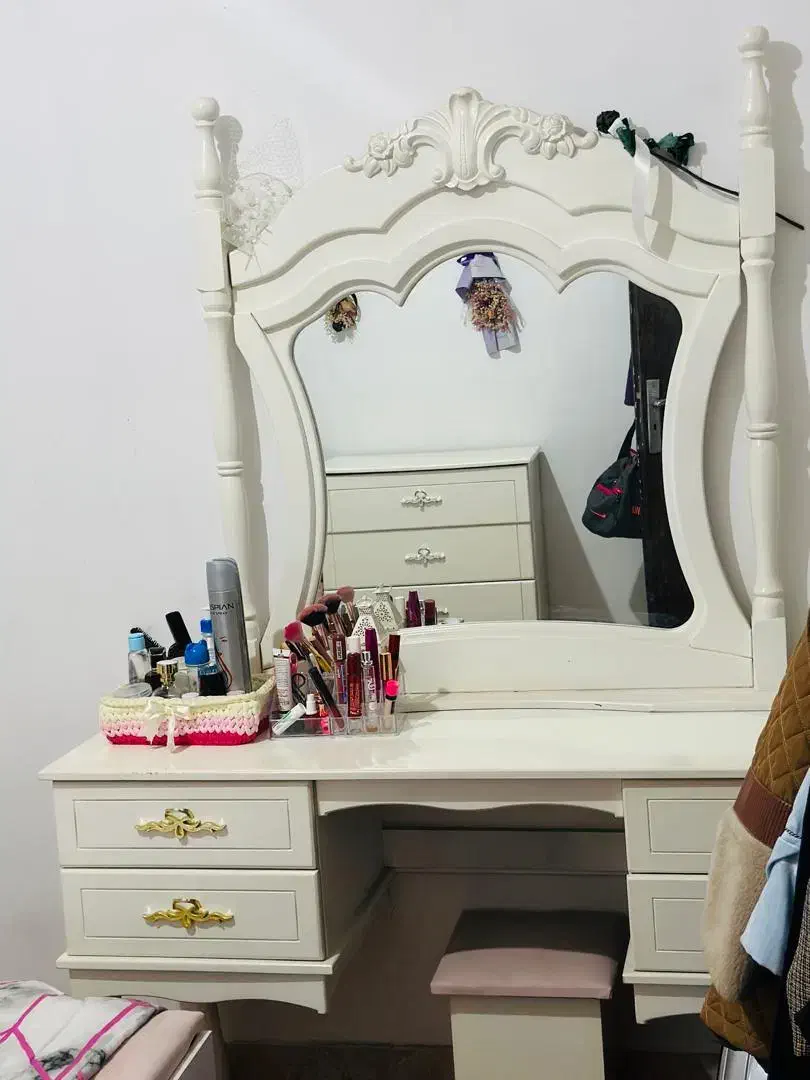 سرویس خواب|تخت و سرویس خواب|رشت, آب آسیاب|دیوار