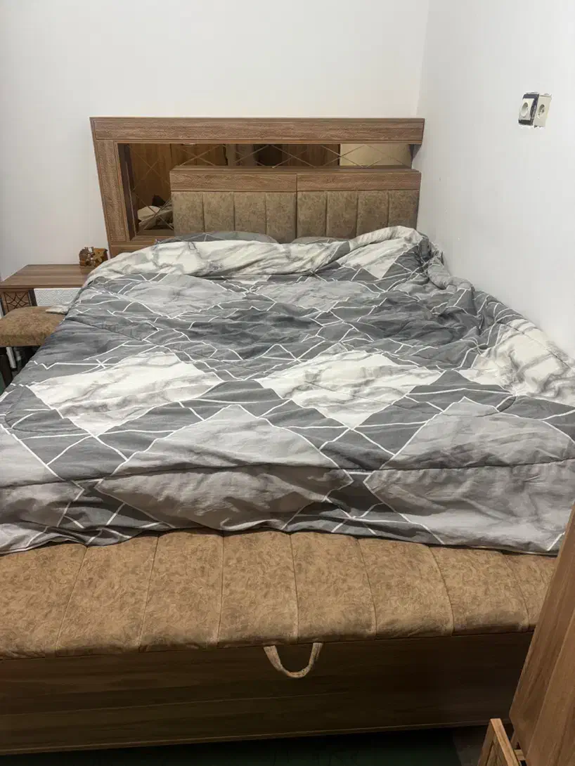 سرویس خواب|تخت و سرویس خواب|سیرجان, |دیوار