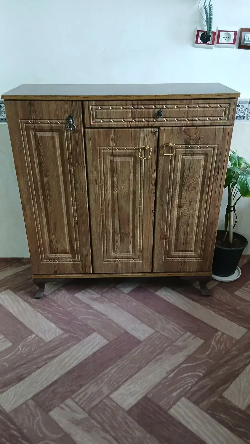 چاکفشی|جاکفشی، کمد، دراور|تبریز, |دیوار