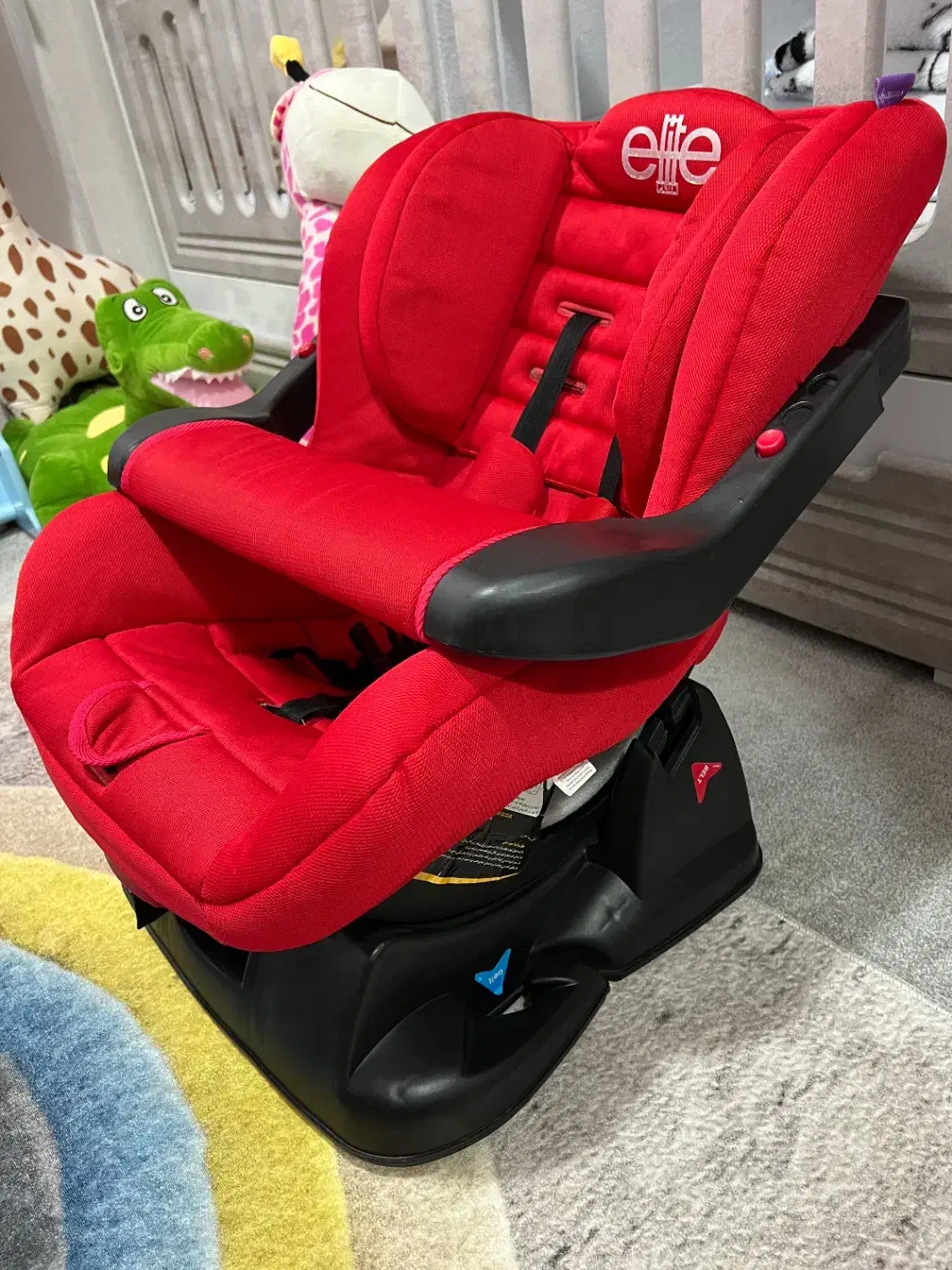 صندلی خودرو کودک دلیجان|تخت و صندلی بچه|صدرا-فارس, باغشهر گلبهار صدرا|دیوار