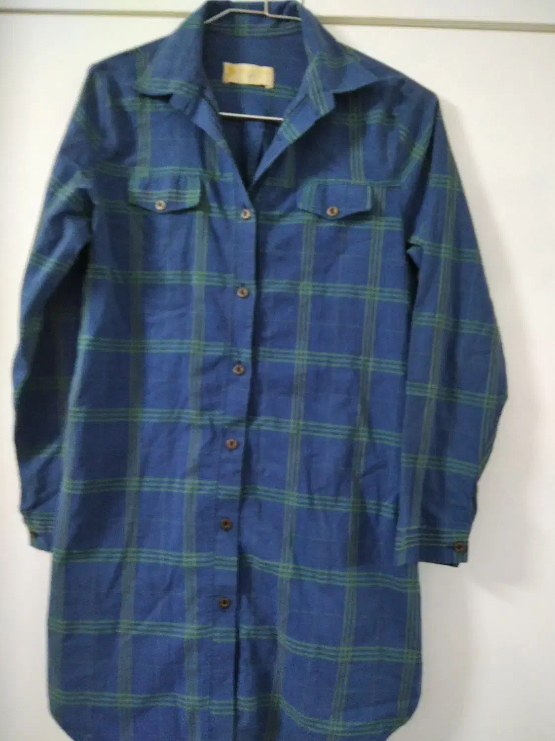 تعدادی لباس خیلی تمیز ونو|لباس|دوگنبدان, |دیوار