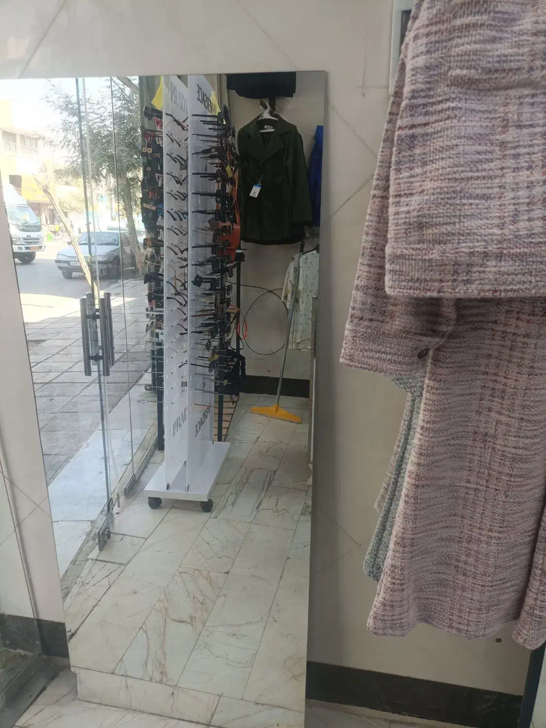 حراج رگال و اینه قدی بدون قاب  و تگ و گیت|فروشگاه و مغازه|پاکدشت, پاکدشت (مامازند)|دیوار