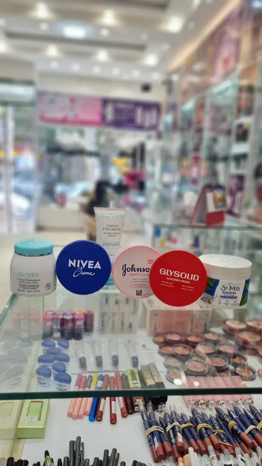 استخدام فروشنده در گالری آرایشی بهداشتی|استخدام درمانی، زیبایی، بهداشتی|اصفهان, نقش جهان|دیوار