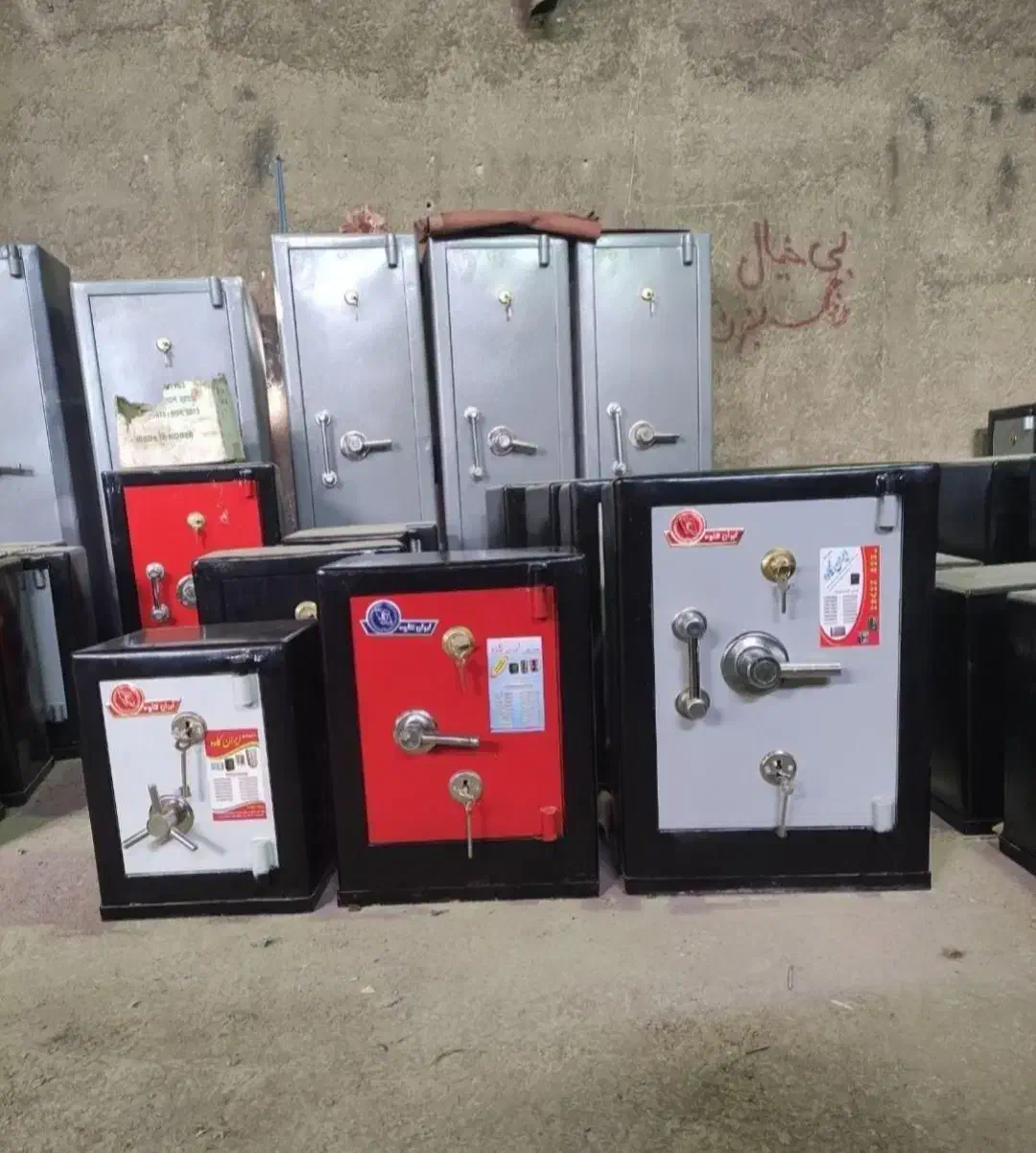 انواع گاوصندوق،زیرویترینی،طلا فروشی،بانکی،خانگی|ابزارآلات|قم, حکمت شمالی|دیوار