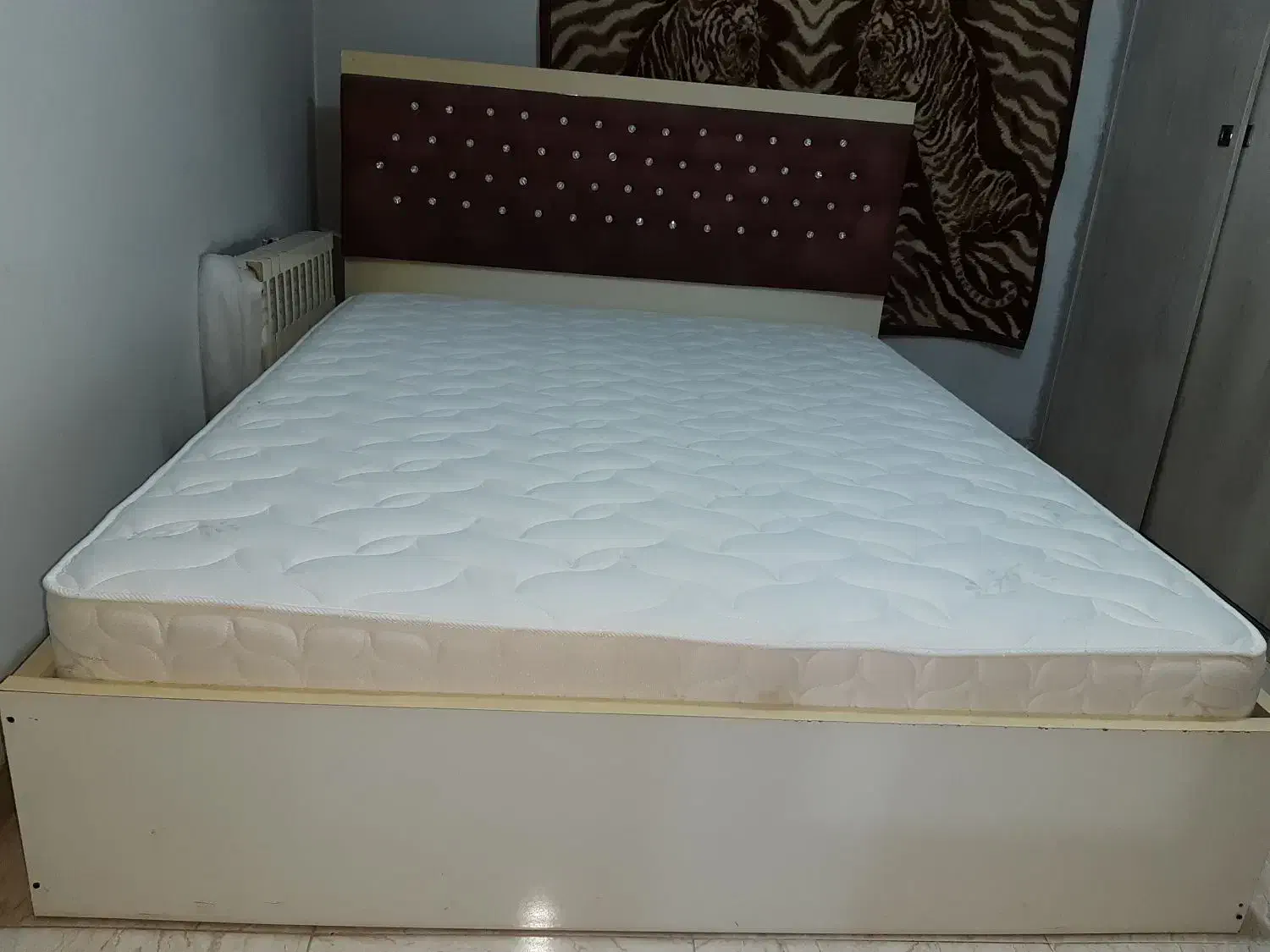 تختخواب دونفره|تخت و سرویس خواب|فردیس, منظریه|دیوار