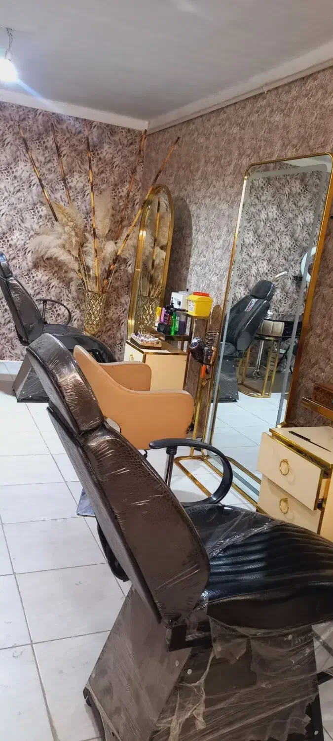 اجاره میز ناخن ۸۵۰تومان|اجارهٔ کوتاه‌مدت دفتر کار و فضای آموزشی|قزوین, |دیوار