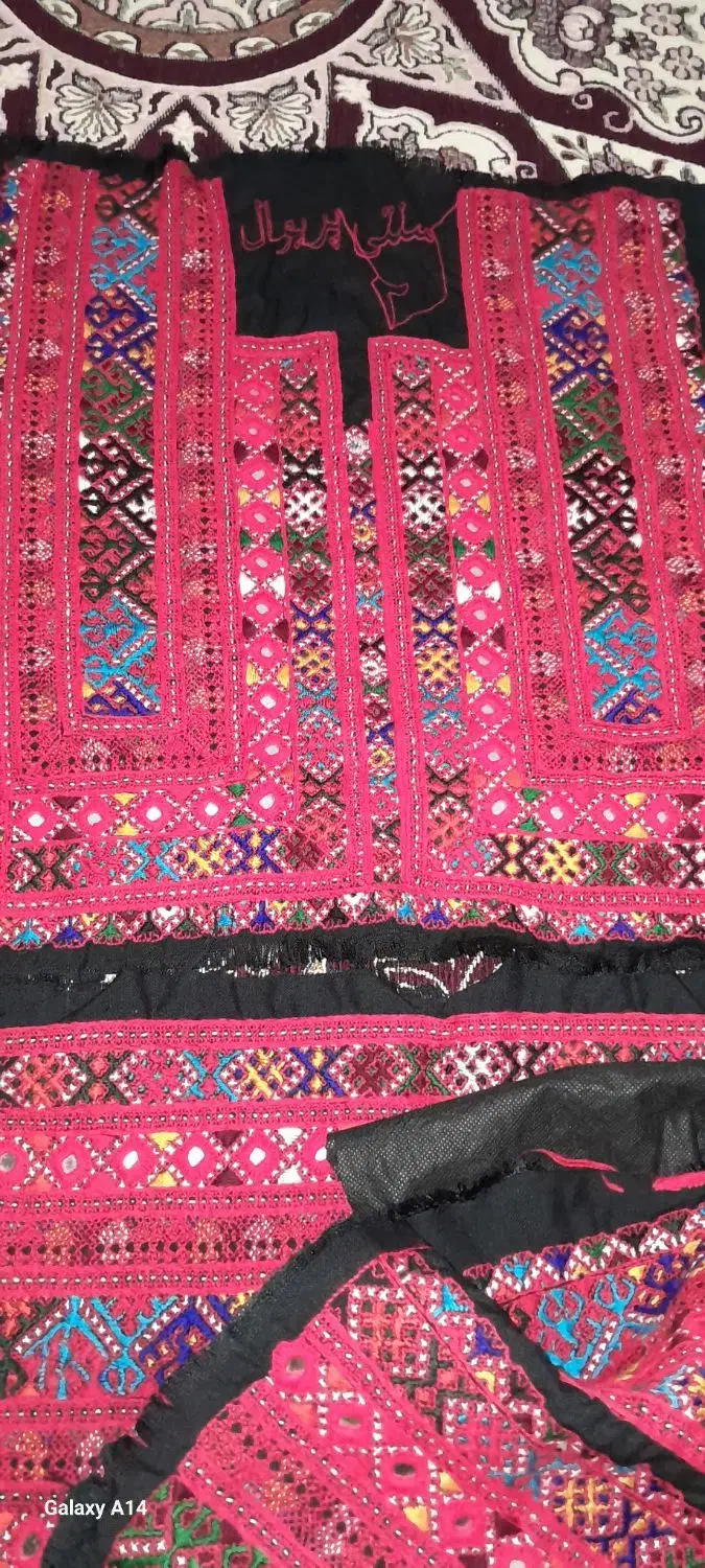 زی اسیتن|لباس|گنبد کاووس, |دیوار