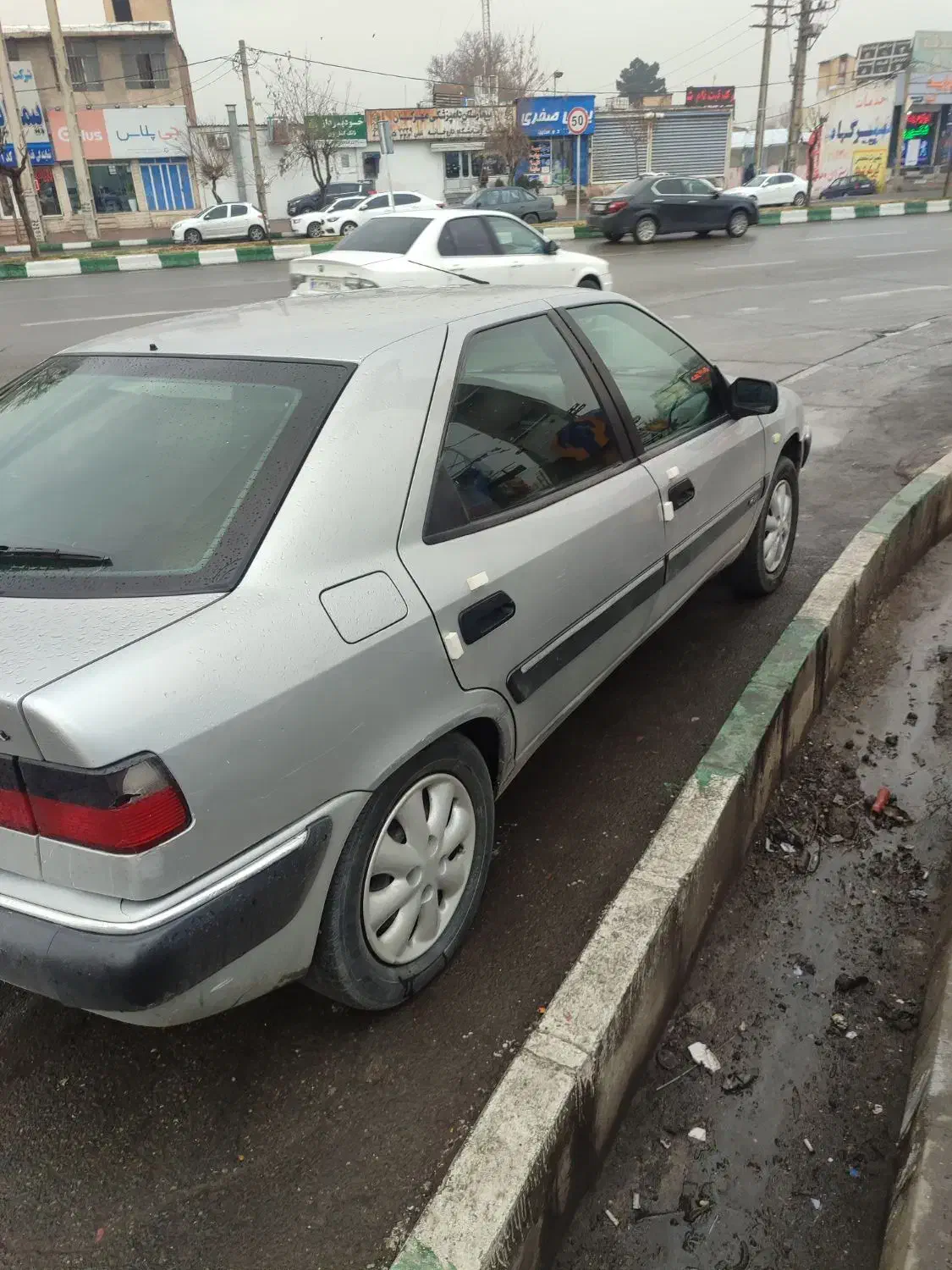 ماشین زانتیا|خودرو کلاسیک|هشتگرد, هشتگرد قدیم|دیوار