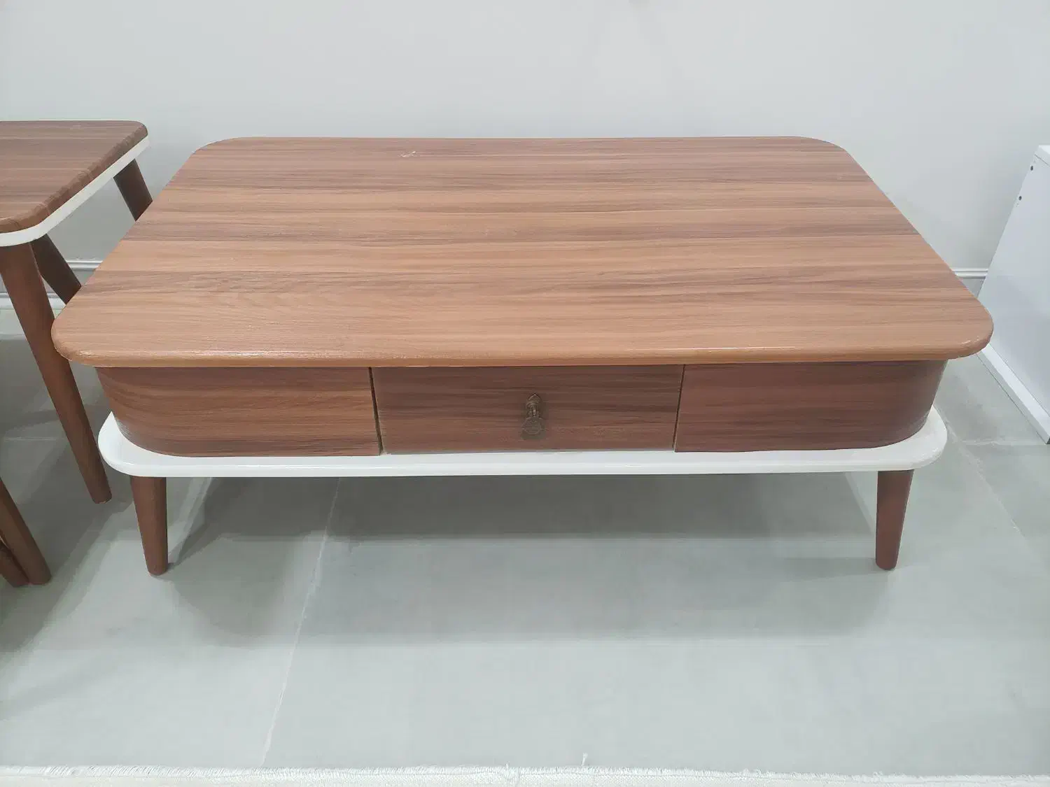 میز جلومبلی و عسلی|مبلمان خانگی و میز عسلی|کاشمر, |دیوار