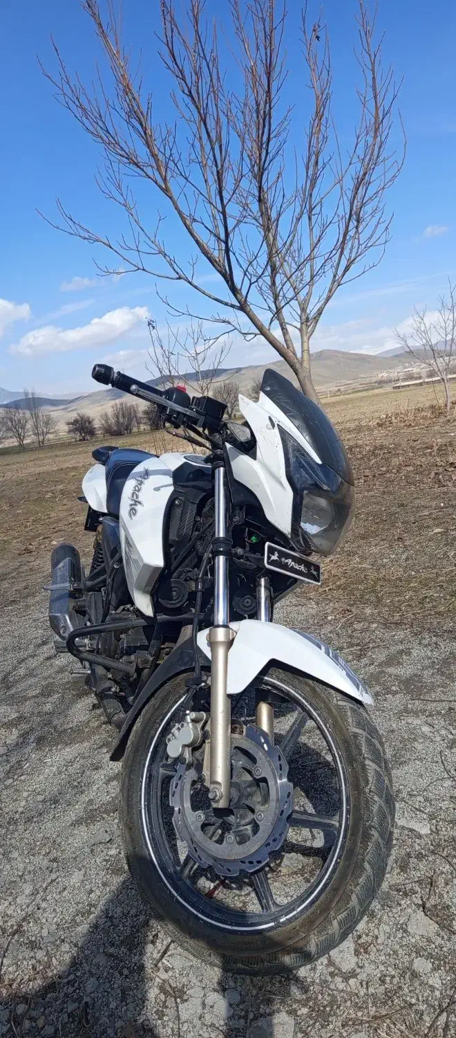 اپاچی ۱۸۰|موتورسیکلت|قلقل رود, |دیوار