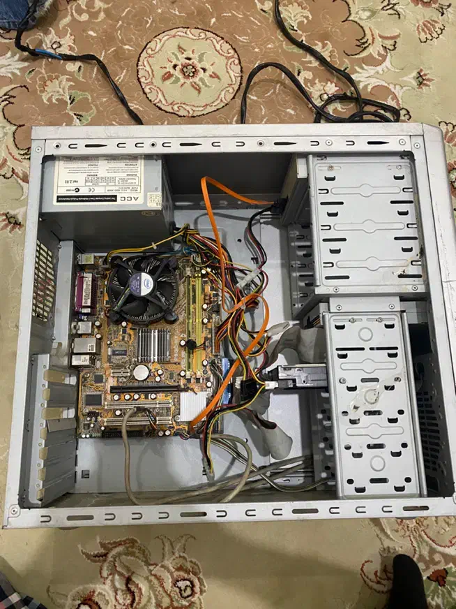 کامپیوتر|رایانه رومیزی|رباطکریم, رباطکریم|دیوار