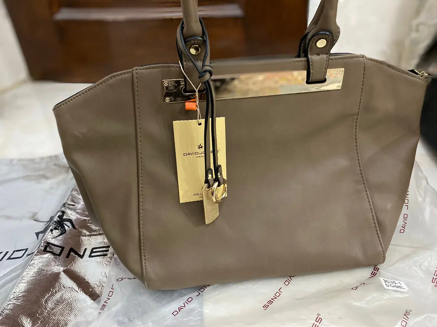 کیف خارجی دیوید جونز کاملانو و دوعدد کیف چرم طبیعی|کیف، کفش، کمربند|تهران, سوهانک|دیوار