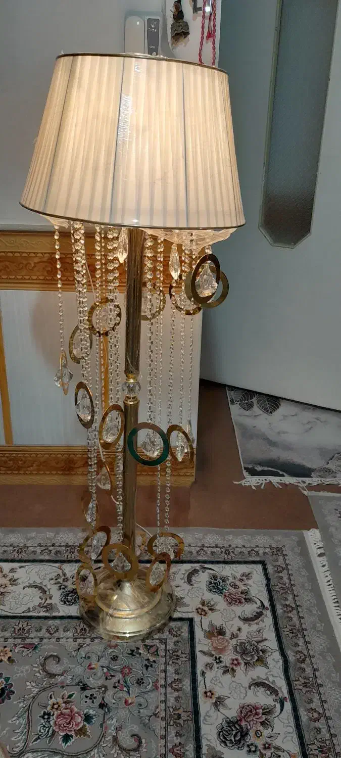 آباژور آبشاری طلایی|چراغ خواب و آباژور|قم, باسکول|دیوار