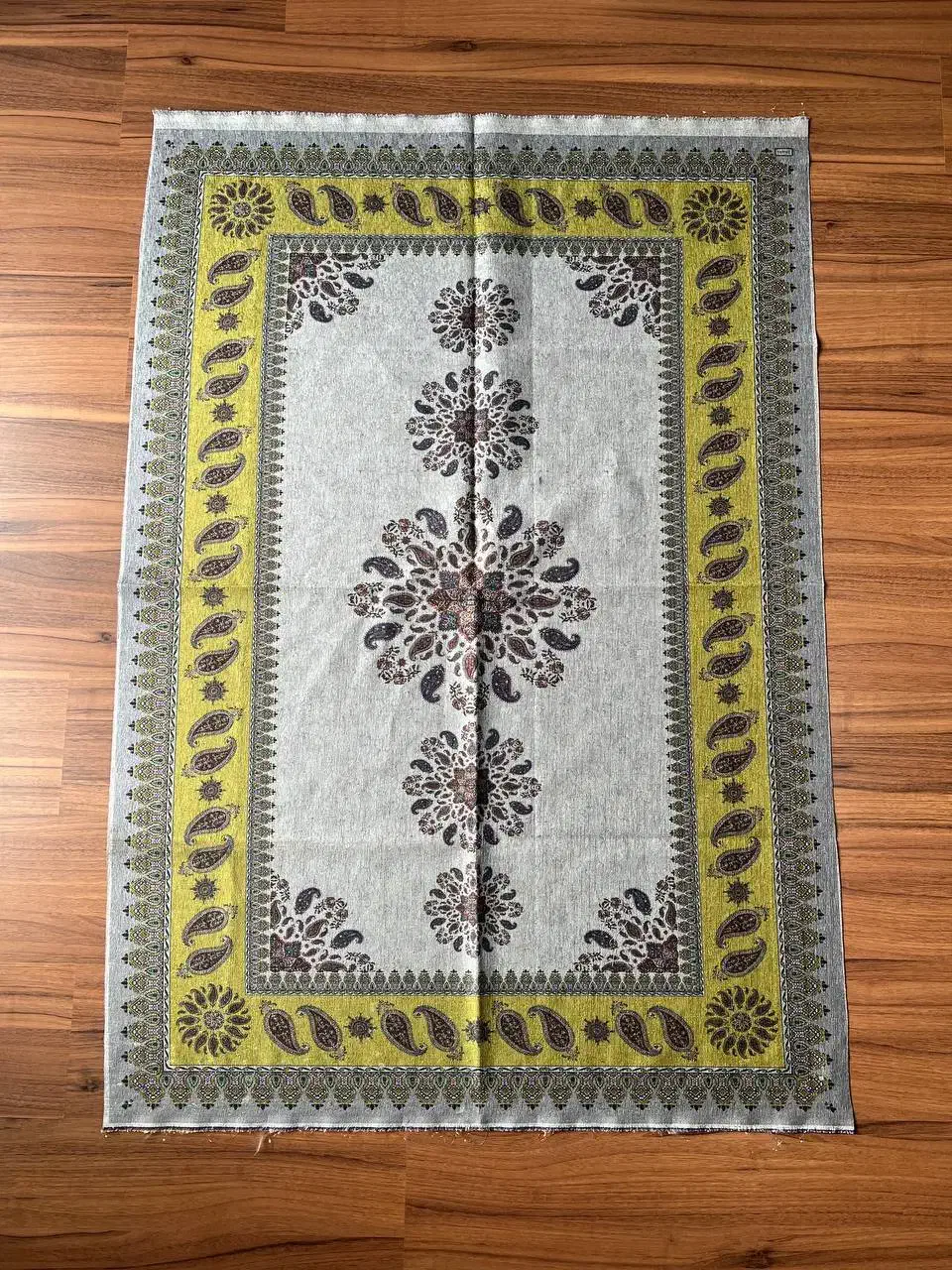 بزرگترین مرکز پخش رومیزی و زیر سفره|روفرشی|گنبد کاووس, |دیوار