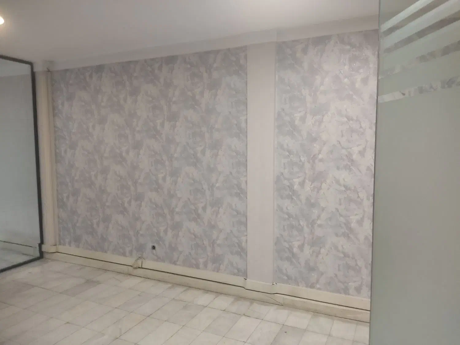 نصب کاغذ دیواری و نقاشی ساختمان|خدمات پیشه و مهارت|تهران, خاک سفید|دیوار