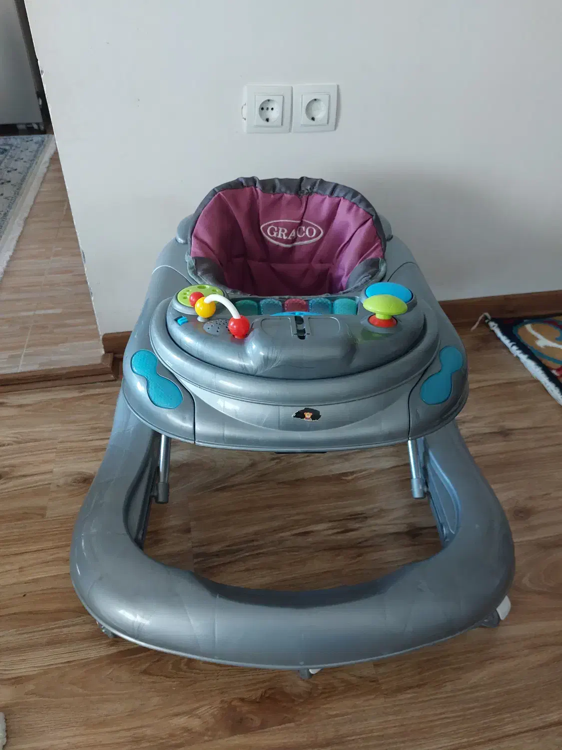 روروئک|اسباب و اثاث بچه|خلخال, |دیوار