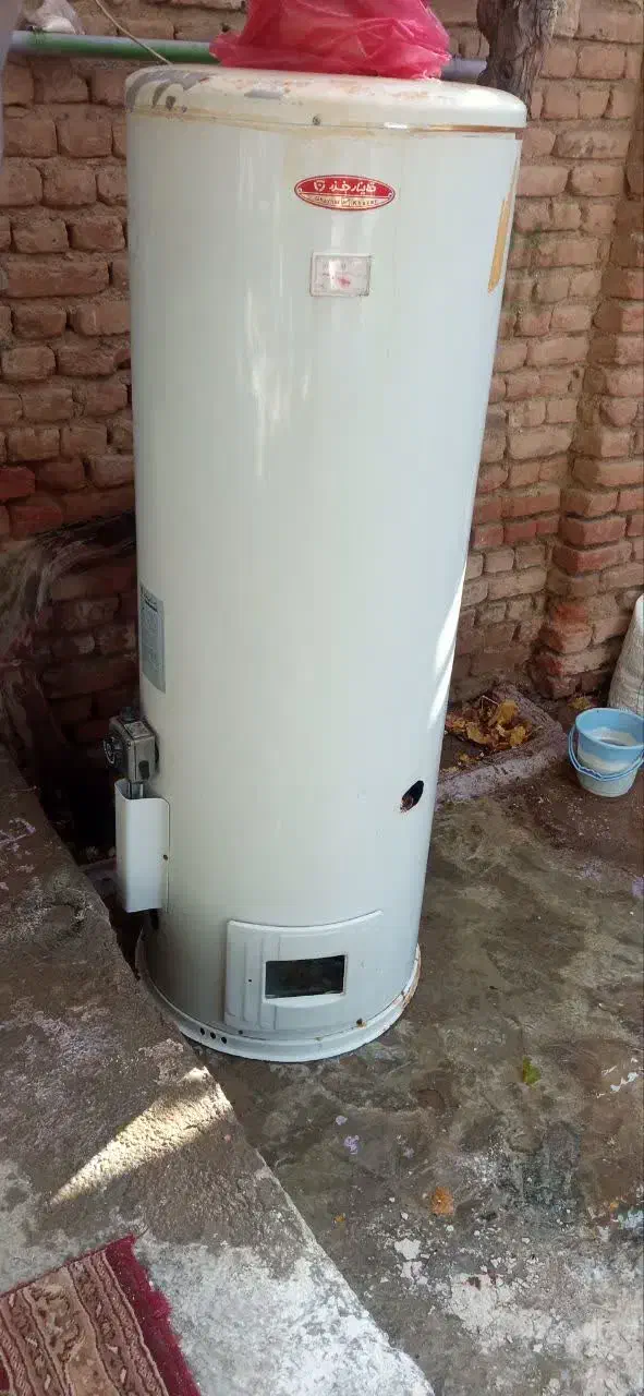 آب گرمن گازی سالم در حد نو|آبگرمکن، پکیج، شوفاژ|عجب شیر, |دیوار