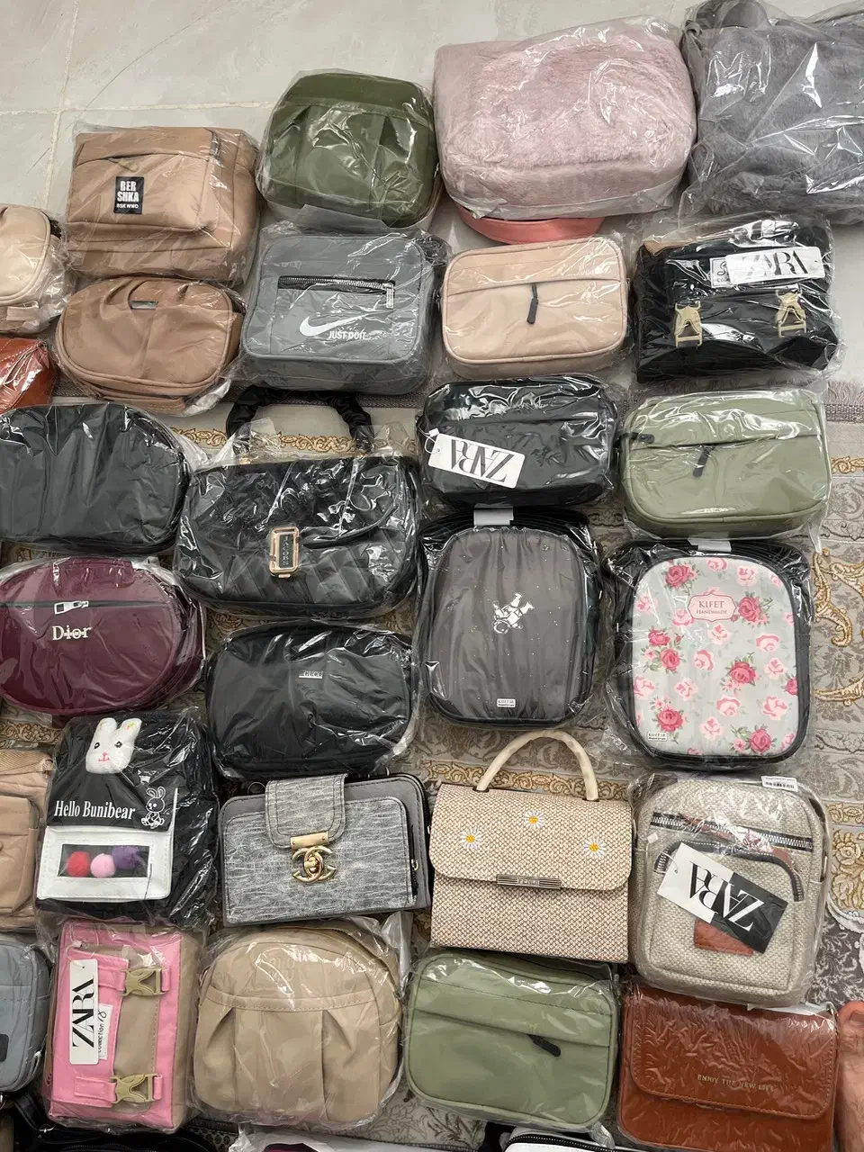 کیف کلی|کیف، کفش، کمربند|مشهد, کارگران|دیوار