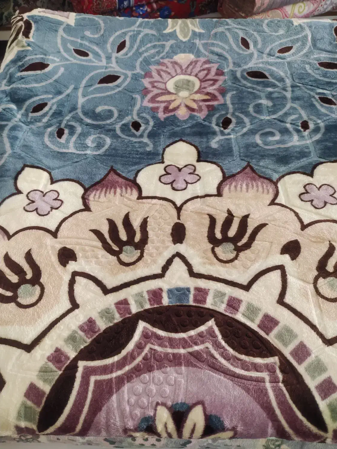 پتو فرش6متری در طرح و رنگهای متنوع فقط2300000تومان|رختخواب، بالش، پتو|یزد, |دیوار