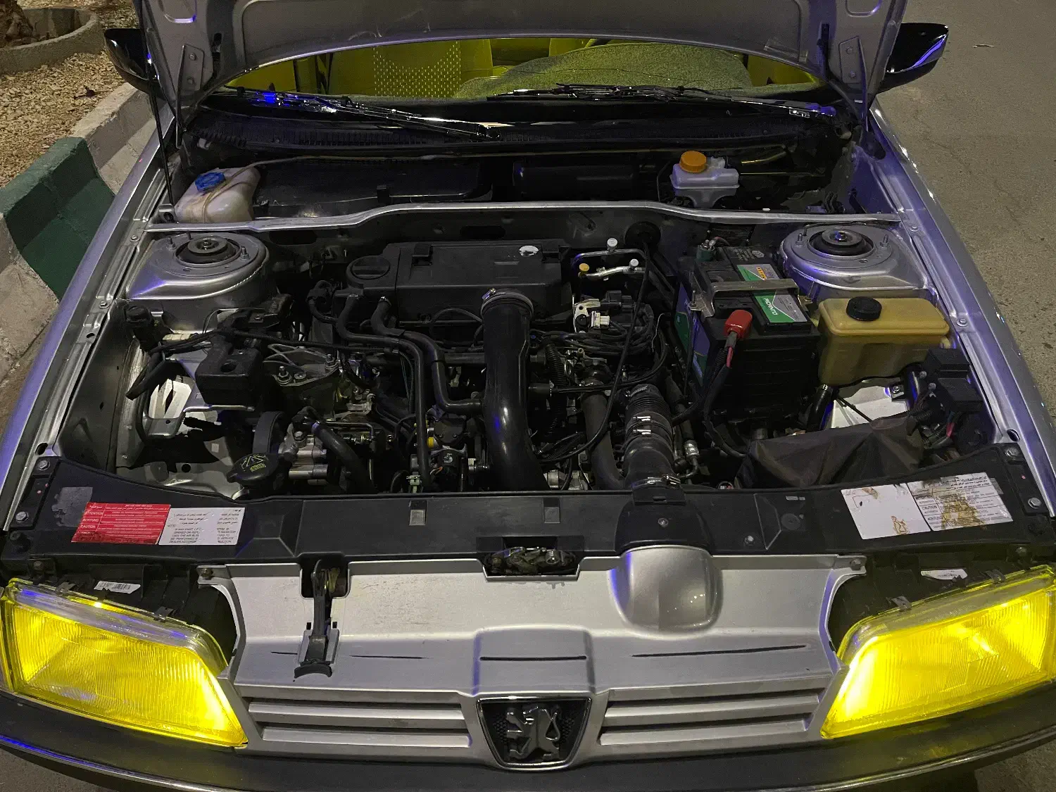 پژو ۴۰۵ استسنایی|خودرو سواری و وانت|یزد, |دیوار