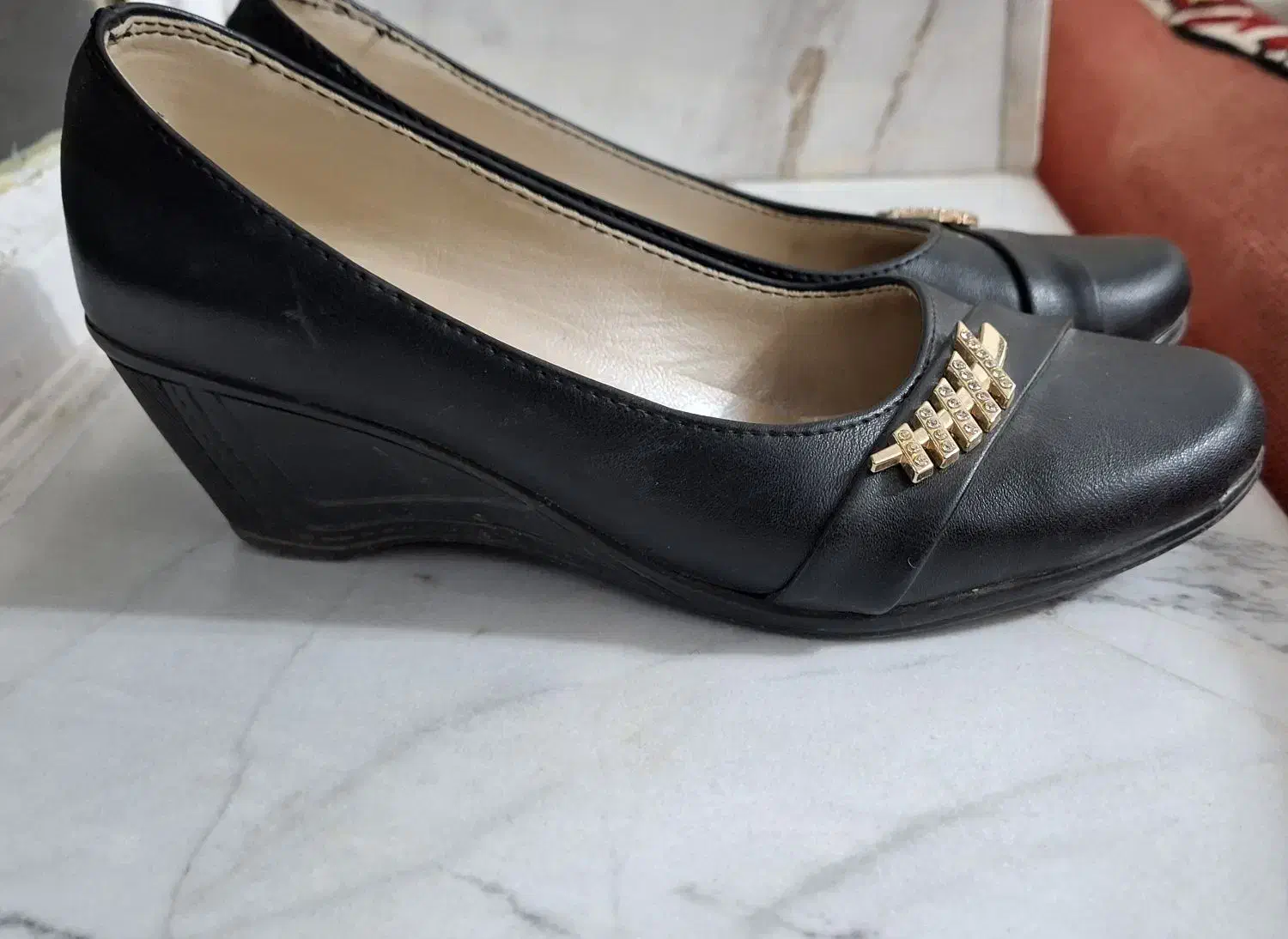 کفش زنانه|کیف، کفش، کمربند|فردوس (خراسان), |دیوار