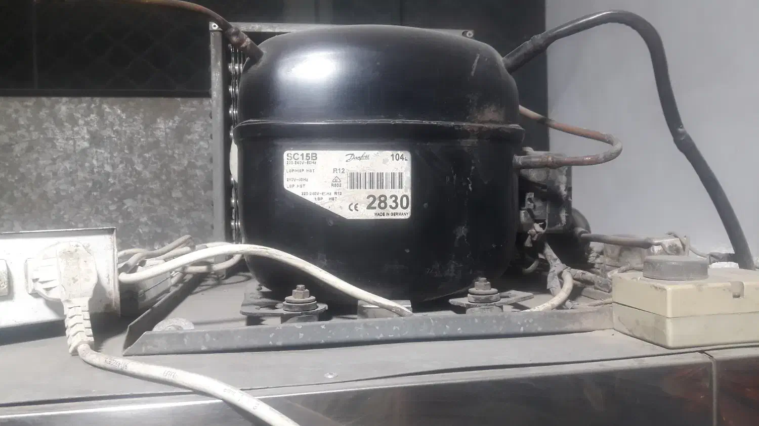 یخچال ایستاده دو درب و یک عدد فریزر صندوقی|فروشگاه و مغازه|اصفهان, ارغوانیه|دیوار