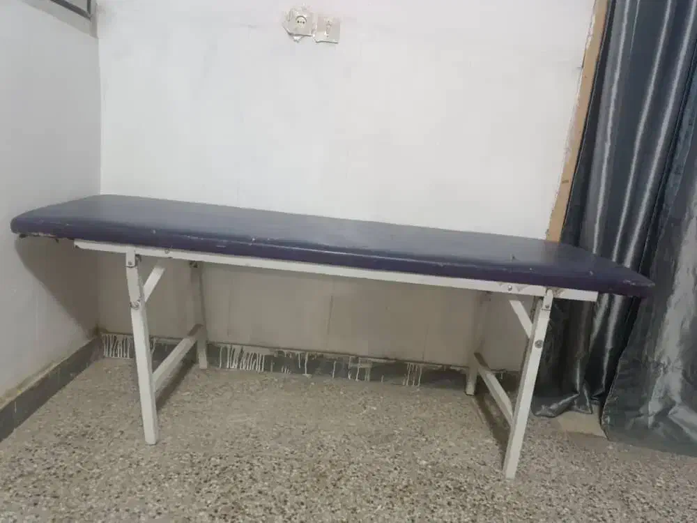 ارایشگاه|آرایشگاه و سالن‌های زیبایی|زهک, |دیوار