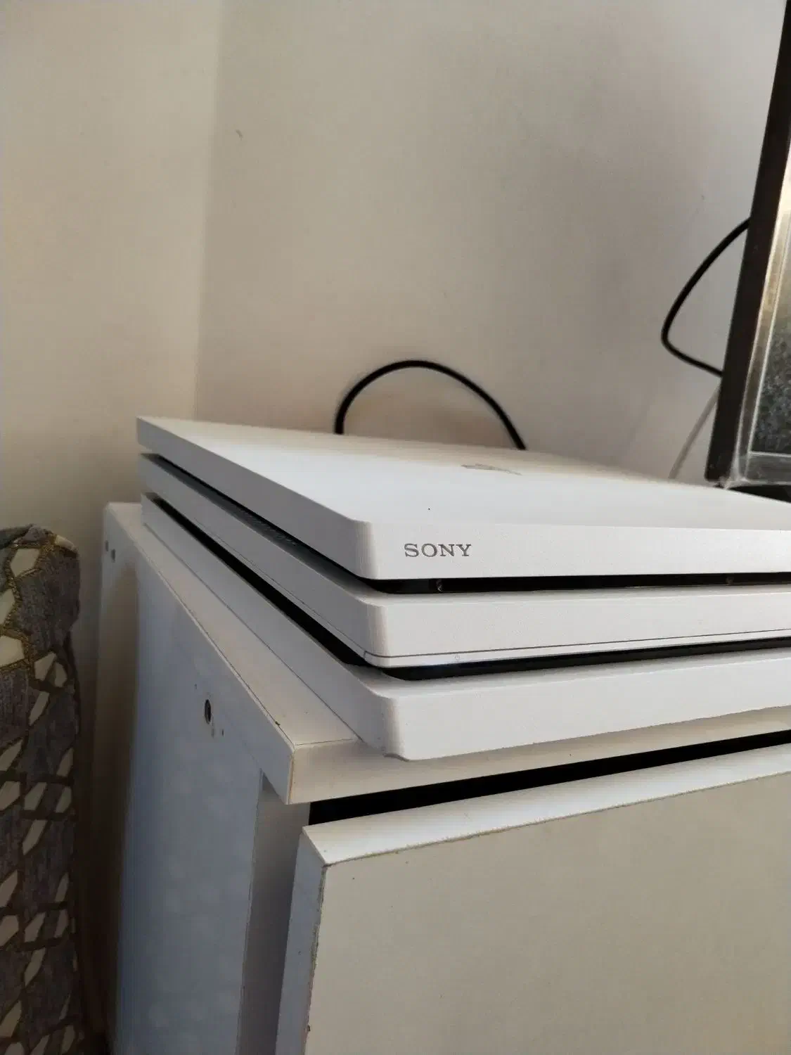 پلی4 پرو. رنگ خاص سفید|کنسول، بازی ویدئویی و آنلاین|مشهد, بهمن|دیوار