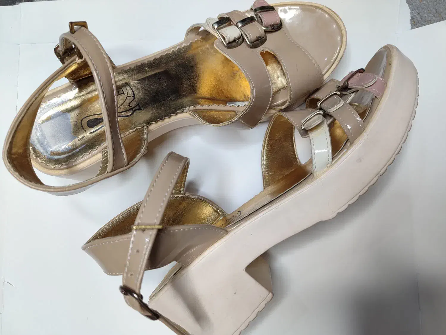 کفش|کیف، کفش، کمربند|آسارا, |دیوار