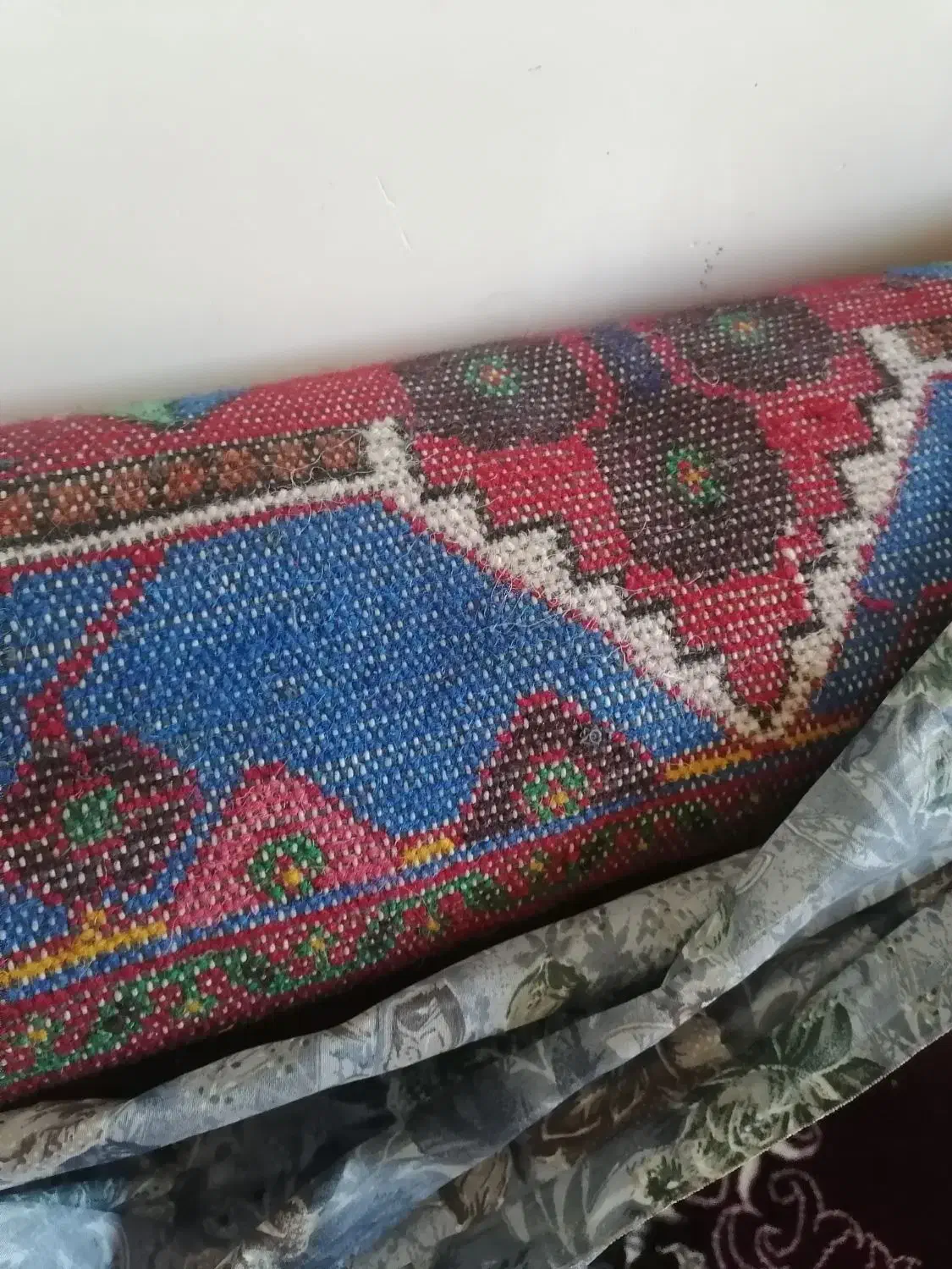 فرش دست باف|فرش|اشترینان, |دیوار